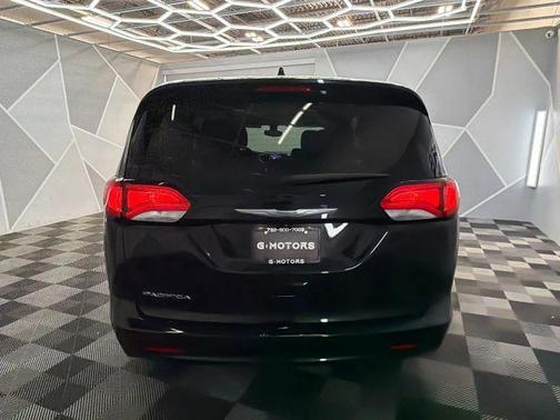 Black 2017 Chrysler Pacifica Touring