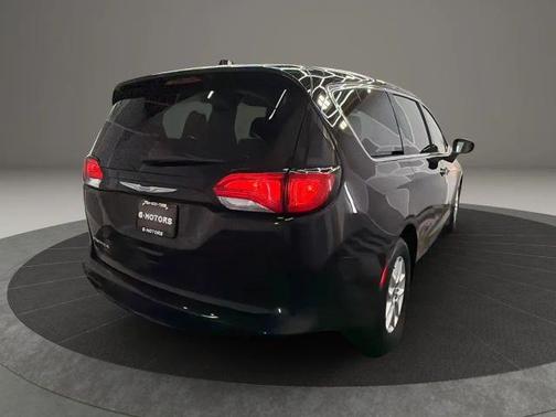 Black 2017 Chrysler Pacifica Touring