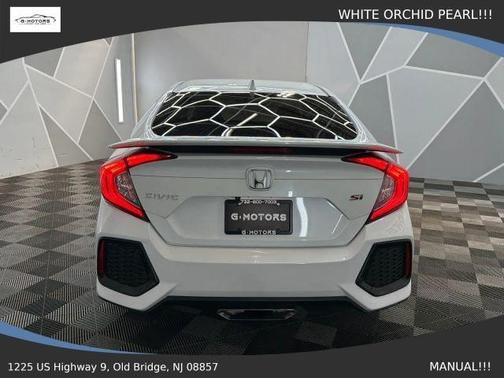 White 2018 Honda Civic Si