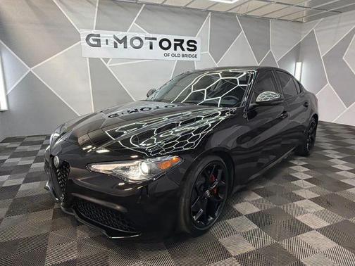 Black 2019 Alfa Romeo Giulia Base