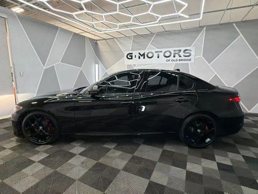 Black 2019 Alfa Romeo Giulia Base