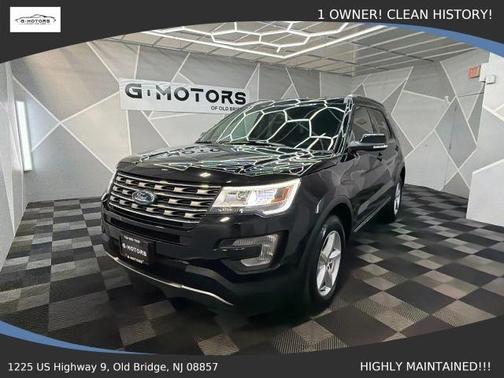 Black 2017 Ford Explorer XLT