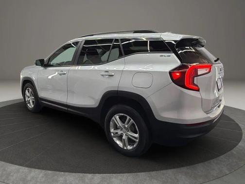 Silver 2022 GMC Terrain SLE