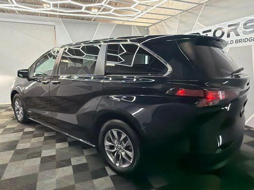 Black 2021 Toyota Sienna LE