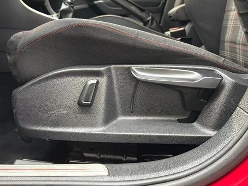 2017 Volkswagen Golf GTI Sport 4-Door