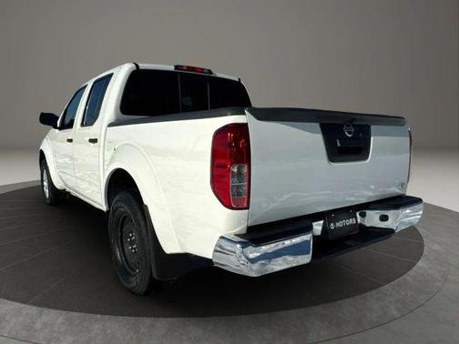 White 2021 Nissan Frontier SV