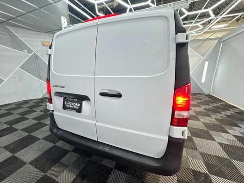2022 Mercedes-Benz Metris Base