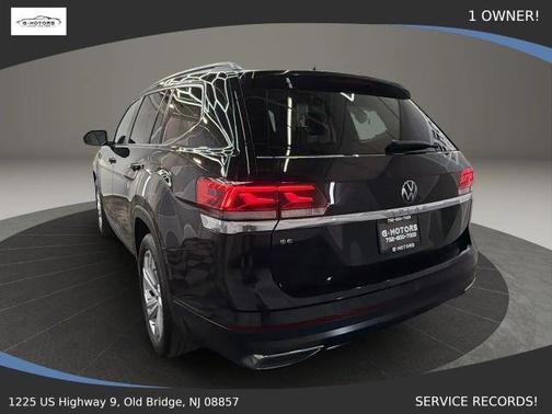 Deep Black Pearl Effect 2022 Volkswagen Atlas 2.0T SE w/Technology