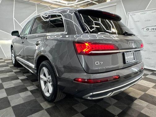 2022 Audi Q7 45 Premium