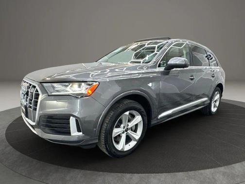 Samurai Gray Metallic 2022 Audi Q7 45 Premium