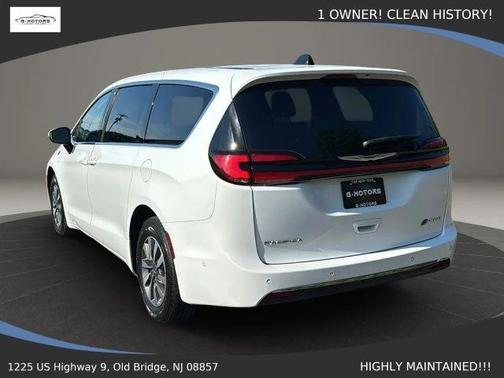 White 2023 Chrysler Pacifica Hybrid Touring L