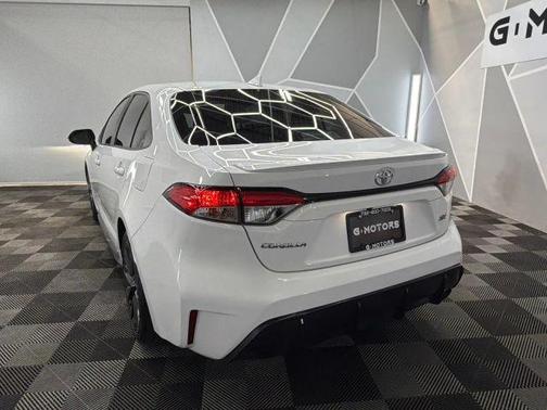 White 2023 Toyota Corolla SE