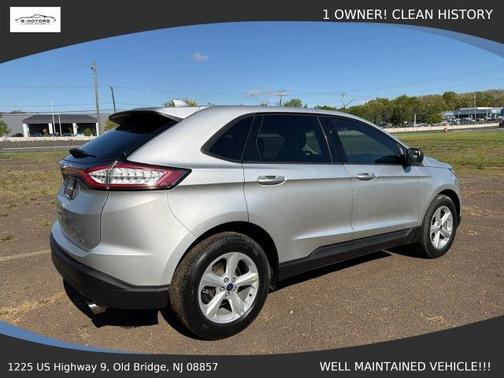 Silver 2018 Ford Edge SE