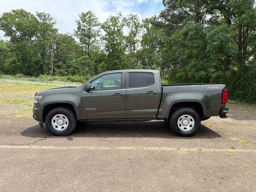 Green 2018 Chevrolet Colorado WT