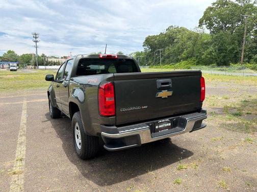 Green 2018 Chevrolet Colorado WT
