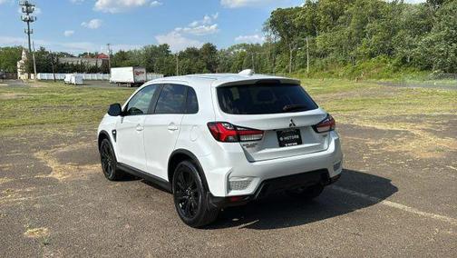 White 2022 Mitsubishi Outlander Sport LE