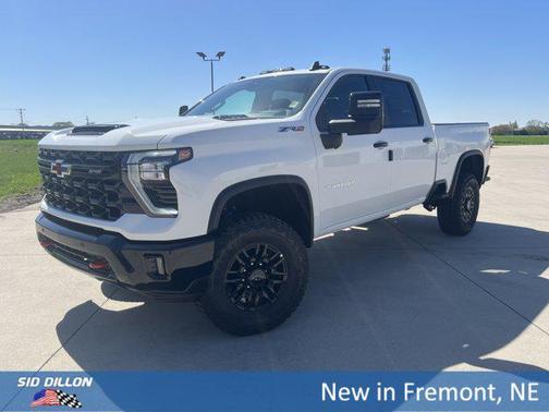 Summit White 2026 Chevrolet Silverado 2500 Crew Cab, Standard Bed, XR2, 4WD
