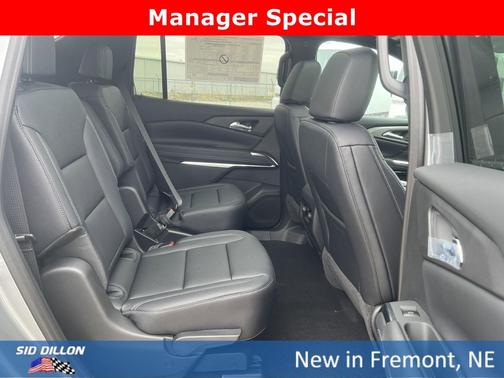 Sterling Gray Metallic 2026 Chevrolet Traverse LT