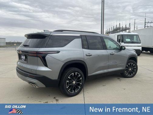 Sterling Gray Metallic 2026 Chevrolet Traverse LT