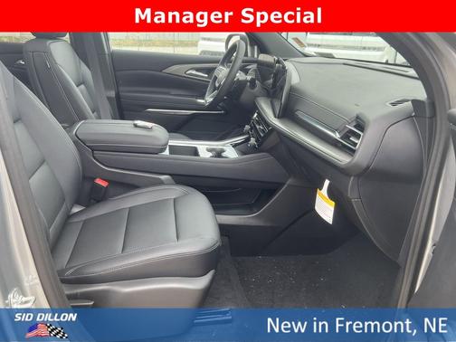 Sterling Gray Metallic 2026 Chevrolet Traverse LT