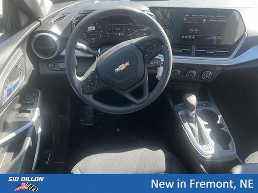 Mosaic Black Metallic 2026 Chevrolet Trax LS
