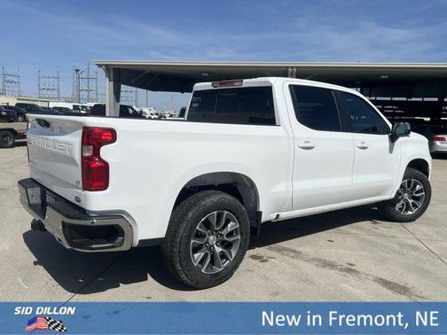 Summit White 2026 Chevrolet Silverado 1500 LT