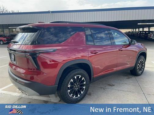 Radiant Red Tintcoat 2026 Chevrolet Traverse AWD Z71