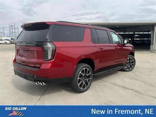 Radiant Red Tintcoat 2026 Chevrolet Suburban RST