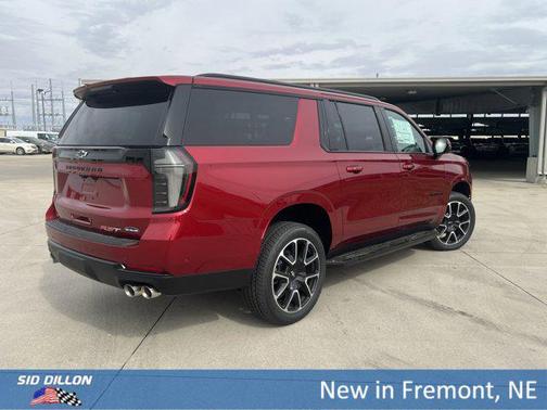 Radiant Red Tintcoat 2026 Chevrolet Suburban RST