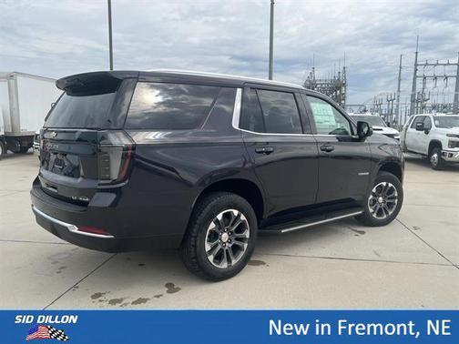 Dark Ash Metallic 2026 Chevrolet Tahoe LT