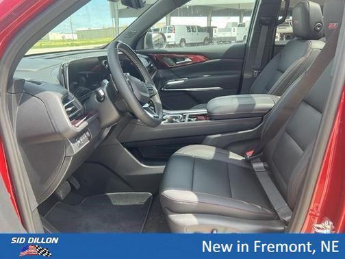 Radiant Red Tintcoat 2026 Chevrolet Traverse AWD Z71