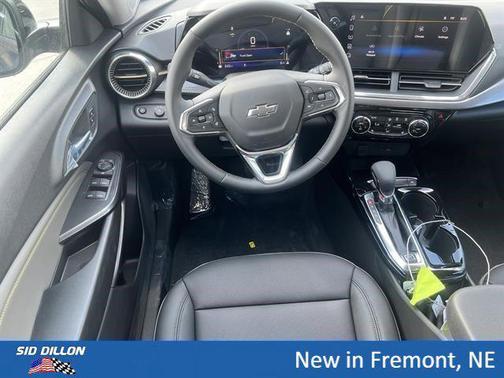 Mosaic Black Metallic 2026 Chevrolet Trax FWD ACTIV
