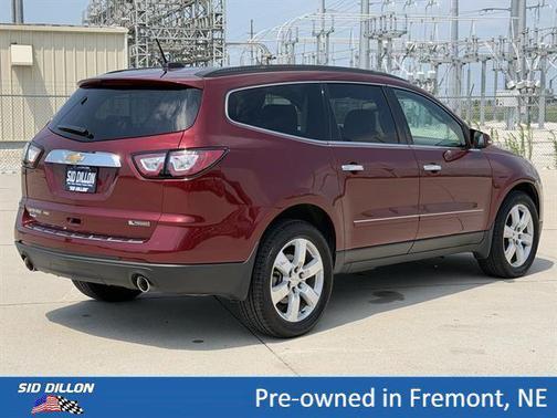 Siren Red Tintcoat 2017 Chevrolet Traverse Premier