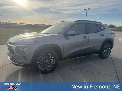 Sterling Gray Metallic 2026 Chevrolet Trax LT