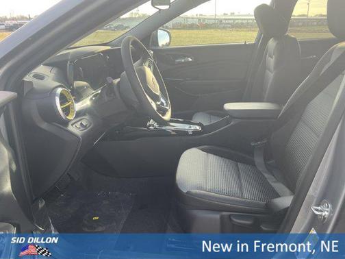 Sterling Gray Metallic 2026 Chevrolet Trax LT