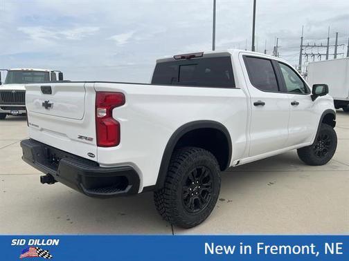 Summit White 2026 Chevrolet Silverado 1500 ZR2