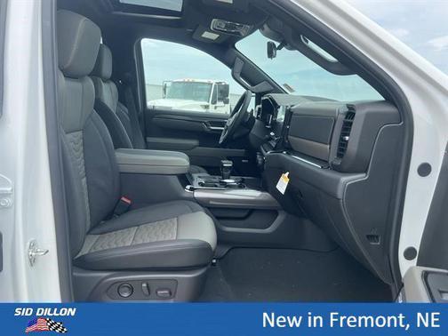 Summit White 2026 Chevrolet Silverado 1500 ZR2