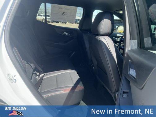 Polar White Tricoat 2026 Chevrolet Equinox AWD RS