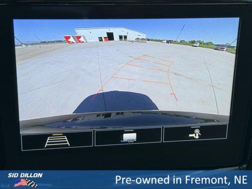 Mosaic Black Metallic 2020 Chevrolet Traverse LT Cloth