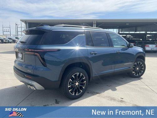 Lakeshore Blue Metallic 2026 Chevrolet Traverse LT