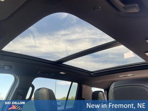 Lakeshore Blue Metallic 2026 Chevrolet Traverse LT