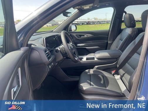Lakeshore Blue Metallic 2026 Chevrolet Traverse LT