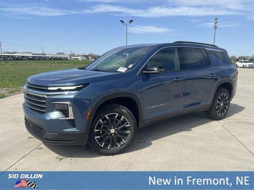 Lakeshore Blue Metallic 2026 Chevrolet Traverse LT