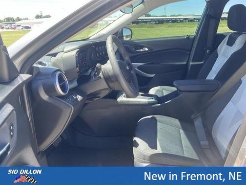 Sterling Gray Metallic 2026 Chevrolet Trax LS