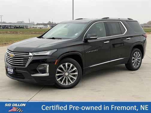 Mosaic Black Metallic 2023 Chevrolet Traverse Premier