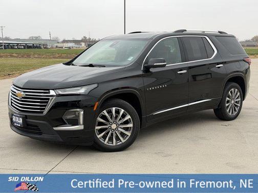 Mosaic Black Metallic 2023 Chevrolet Traverse Premier