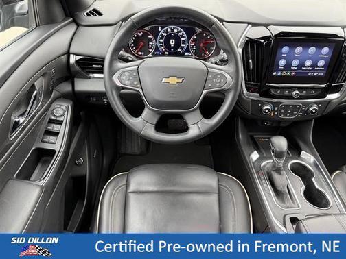 Mosaic Black Metallic 2023 Chevrolet Traverse Premier