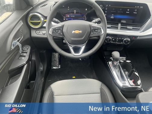 Sterling Gray Metallic 2026 Chevrolet Trax LT