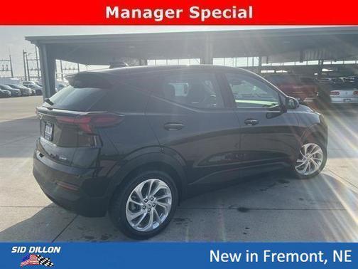 Mosaic Black Metallic 2027 Chevrolet Bolt LT