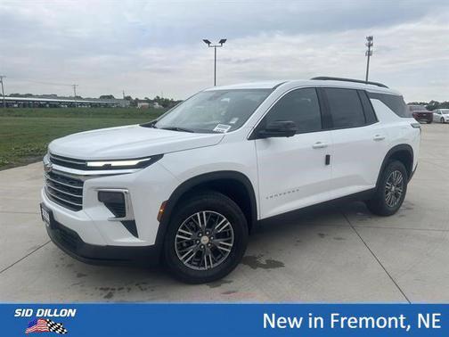 Summit White 2026 Chevrolet Traverse LT